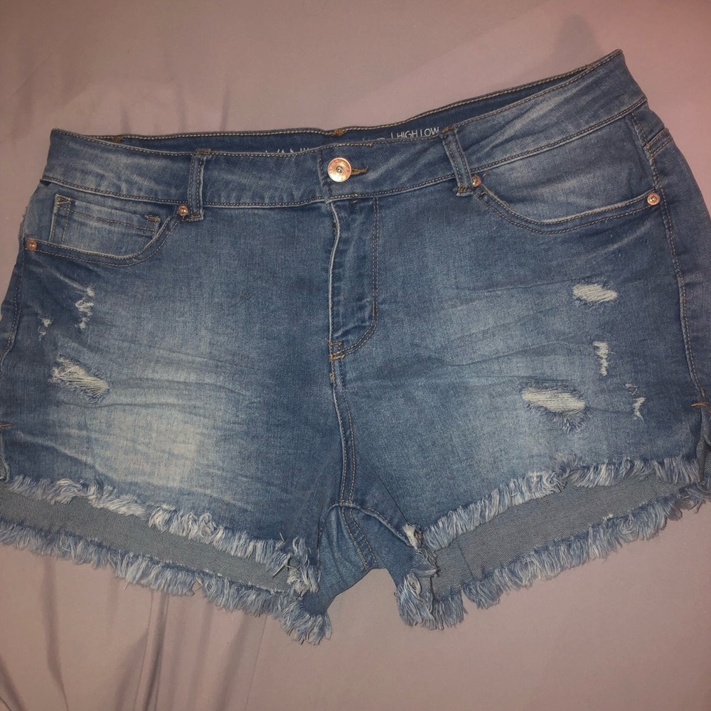 Stretchy & Comfortable high low  Jean shorts